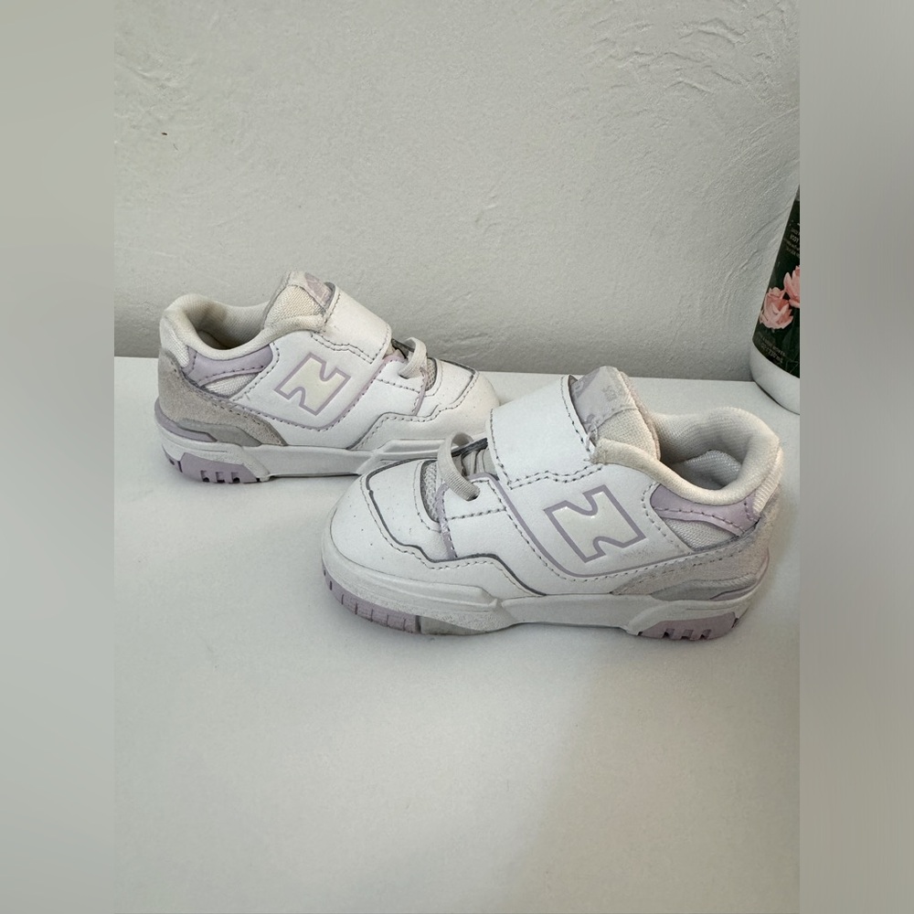 Baby girl New balance tennis shoes size 4